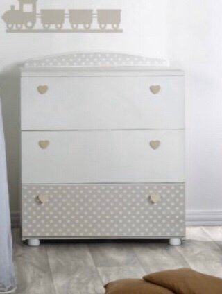 Eva Kiss Chest of Drawer